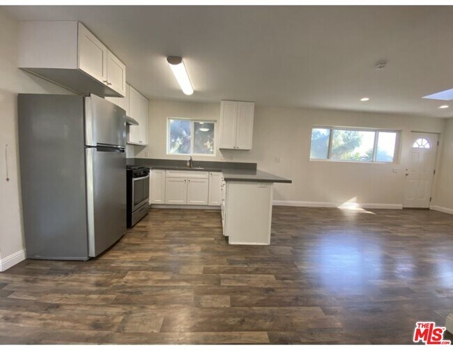 Building Photo - 4567 Yellowstone St