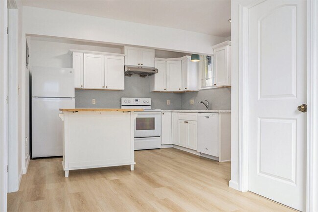 Foto del edificio - 765 Taylor Ave