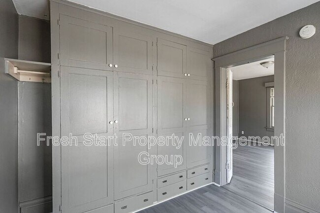 Foto del edificio - 1652 Peck St
