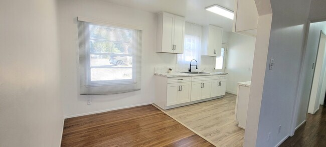 Foto del edificio - 16911 Glenetta Way