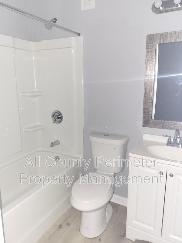 Building Photo - 2308 Lakewood Ave SW