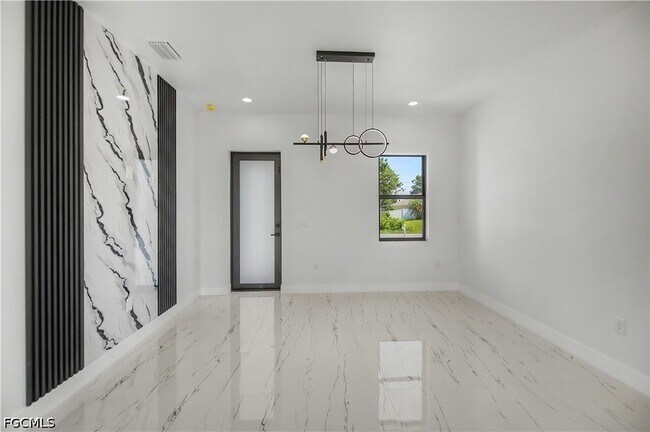 Foto del edificio - 3123 69th St W