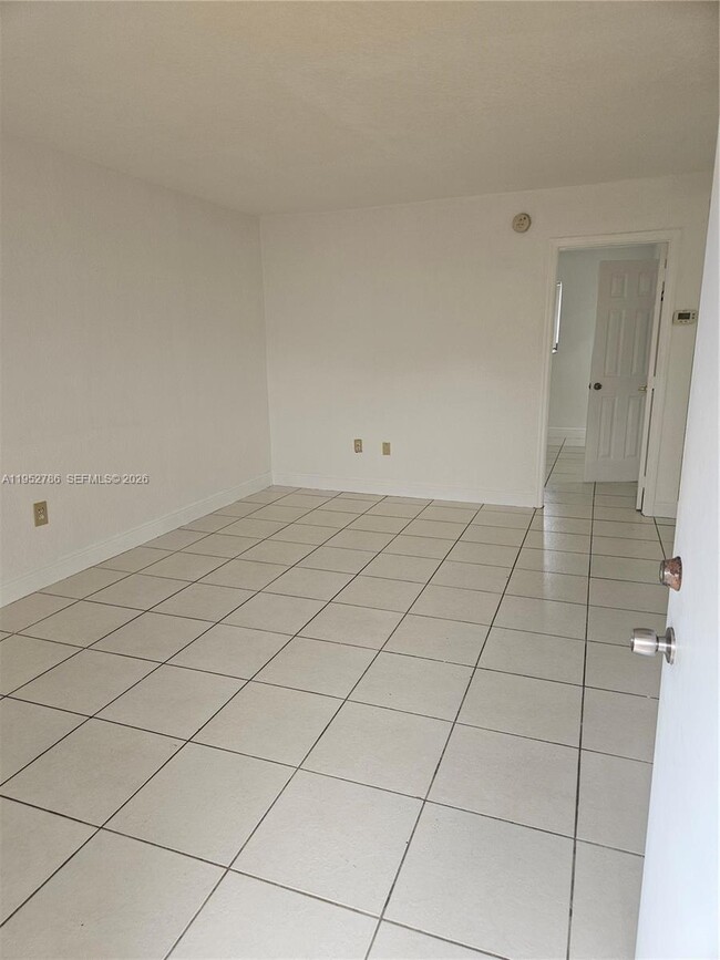 Building Photo - 3800 SW 102nd Ave