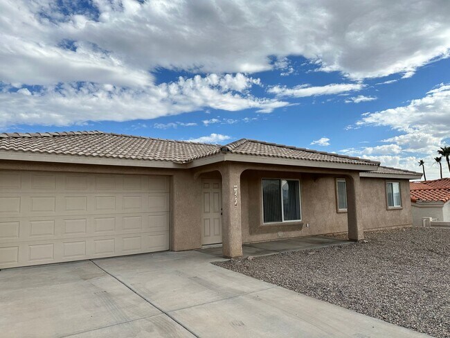 Building Photo - 1514 Pebble Dr