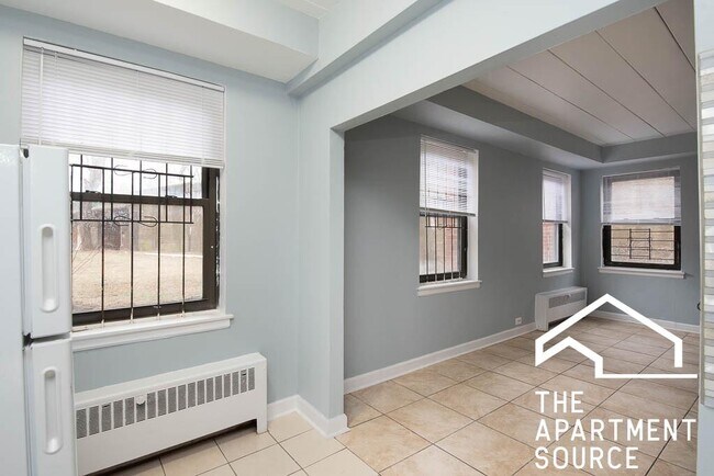Foto del edificio - 1360 W Touhy Ave