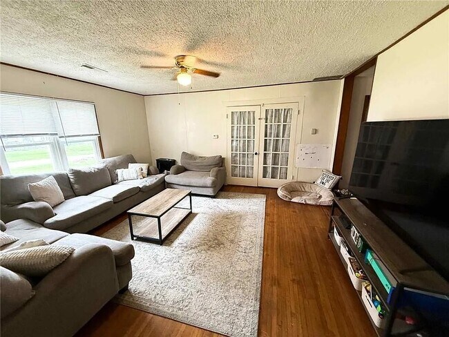 Foto del edificio - 415 W 9th St