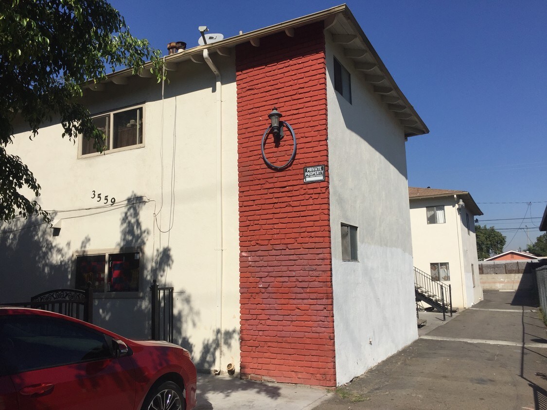 Building Photo - Maywood Apartments