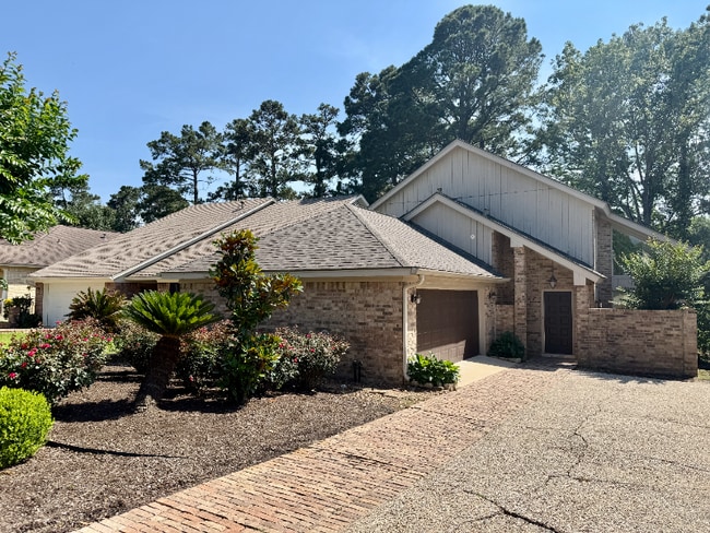 Building Photo - 1006 Augusta Dr