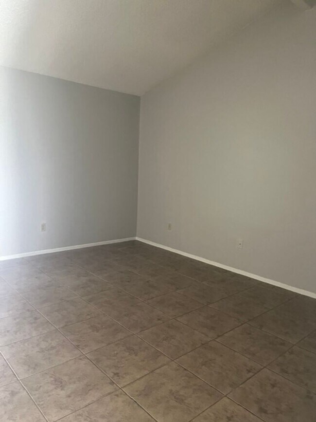 Foto del edificio - 7613 Quailwood Dr