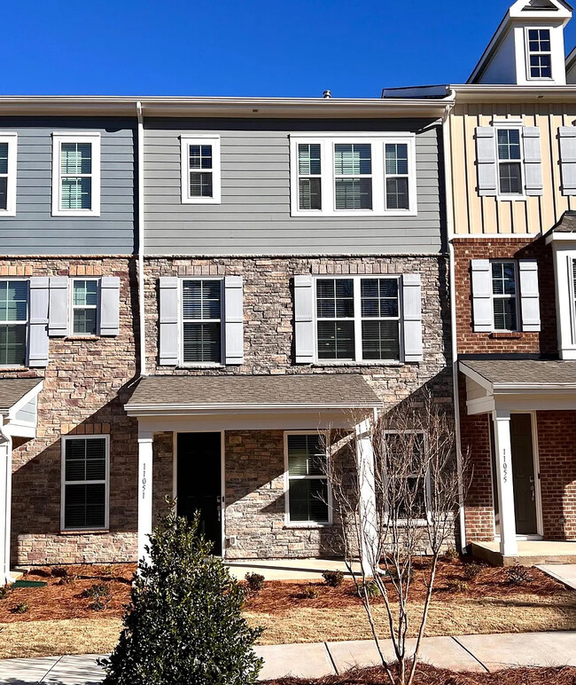 Building Photo - Room in Townhome on Lawyers Rd