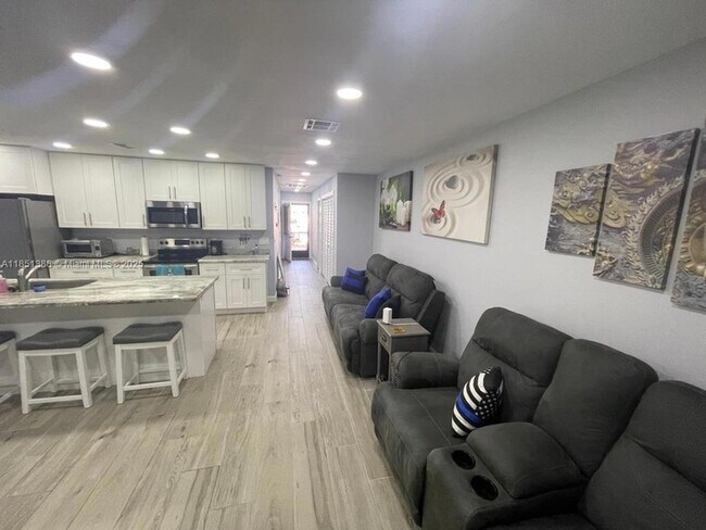 Foto del edificio - 4629 Vilabella Dr