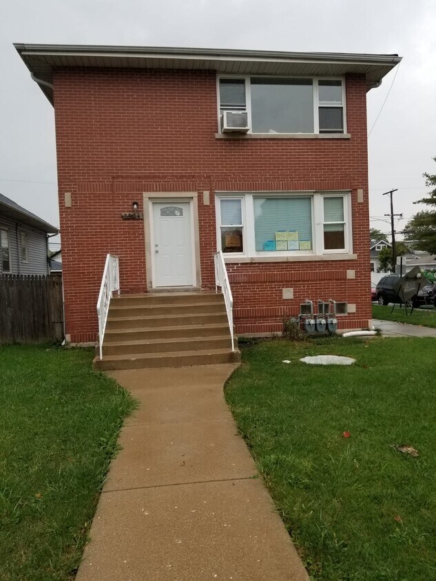 2248 N 72nd Ct Unit 3 Bedroom 1 Bat, Elmwood Park, IL 60707