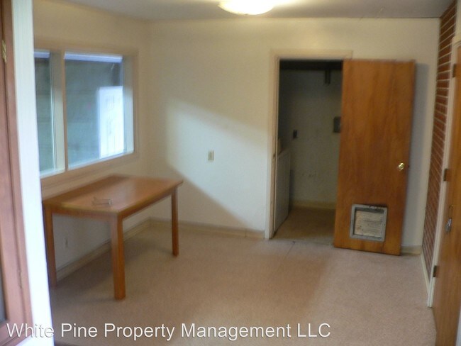 Building Photo - 217 Styner Ave