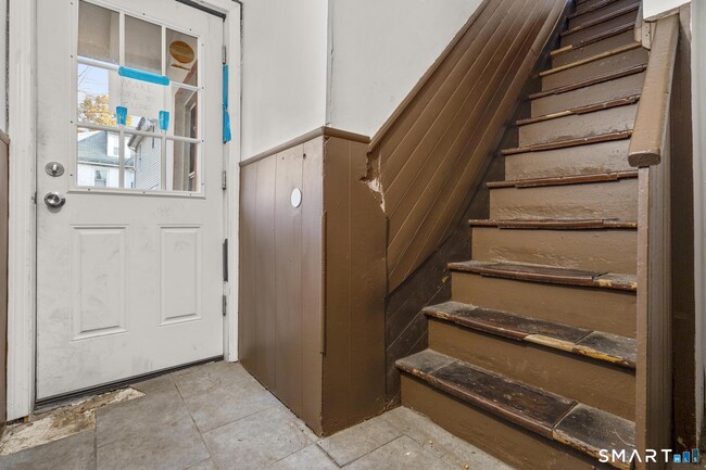 Building Photo - 87 Amity St