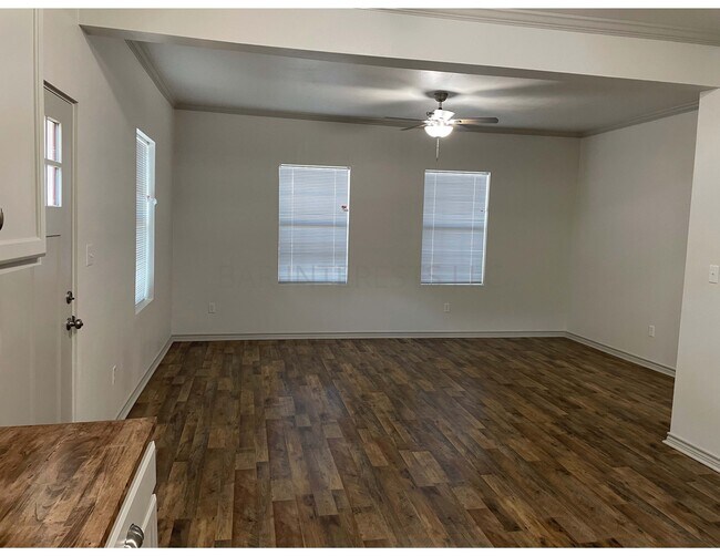 Building Photo - 721 Lewisville Rd