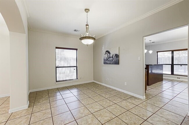 Building Photo - 6203 Oak Bay Dr