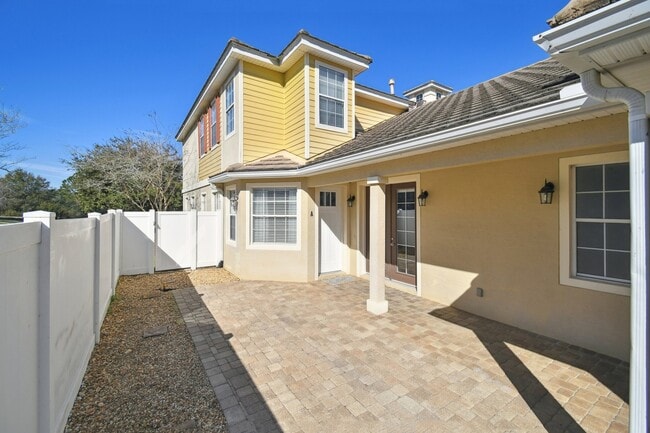 Foto del edificio - 531 Hedgewood Dr