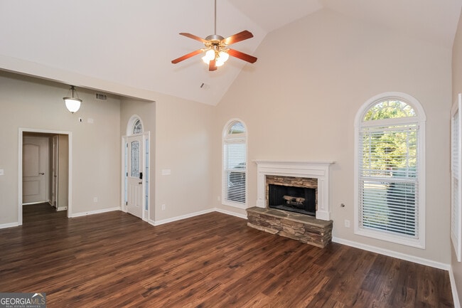 Building Photo - 203 Arbor Dr