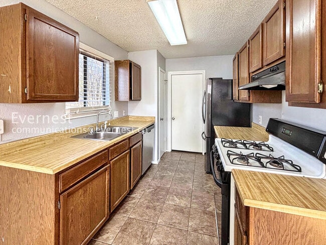 Foto del edificio - 915 Pyegrave Pl