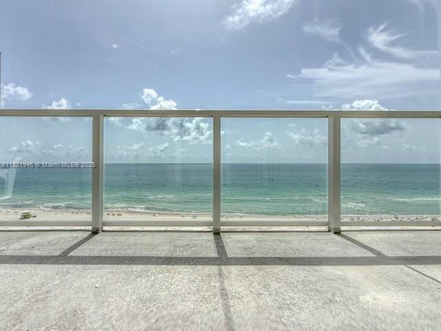 Foto principal - 5701 Collins Ave