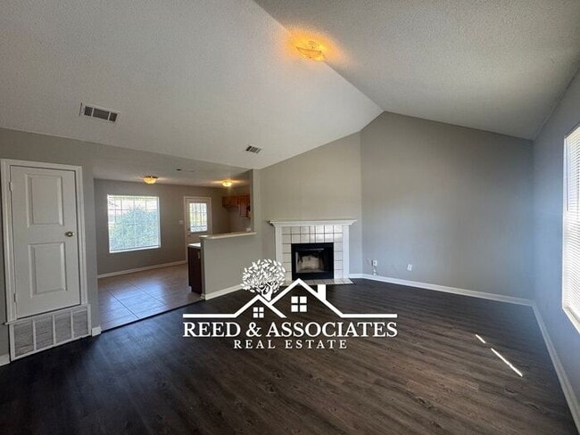 Building Photo - Updated 3-Bedroom Memphis Home with Spacious Yard