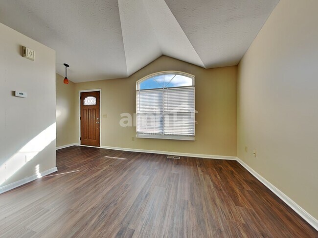 Foto del edificio - 7 Grouse Dr