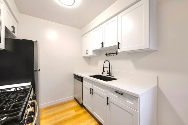 Building Photo - 6828 Fulton Ave