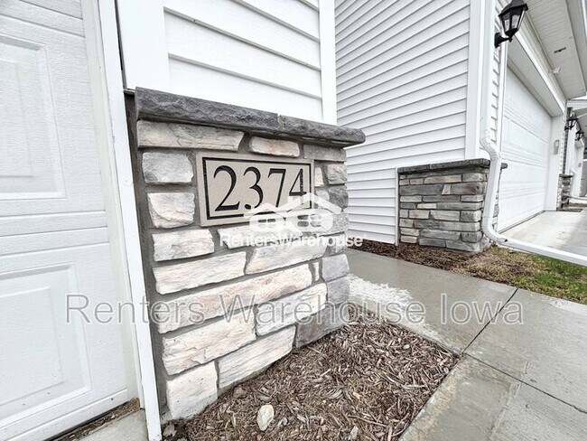 Building Photo - 2374 SE Callista Ave