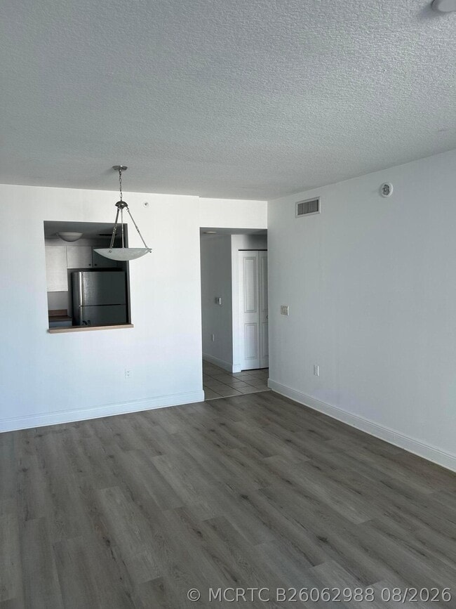 Building Photo - 1250 S Miami Ave