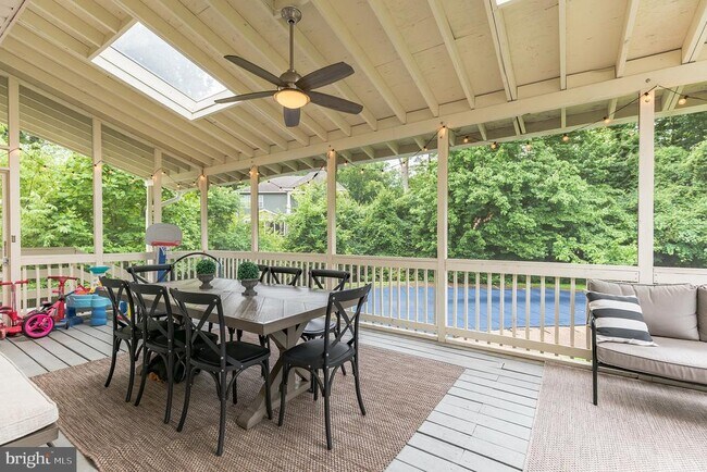 Building Photo - 9911 Barnsbury Ct