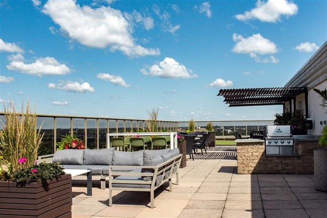 Building Photo - The Harriston