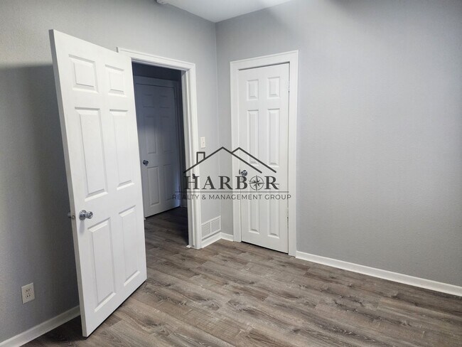 Foto del edificio - 808 2nd Ave SW