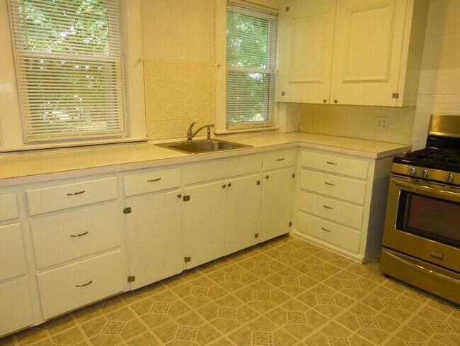 Foto del edificio - 27 S Middletown Rd