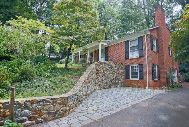 Building Photo - 1626 Brandywine Dr