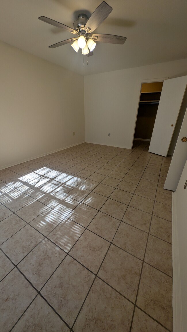 Foto del edificio - 675 Wooddale Blvd