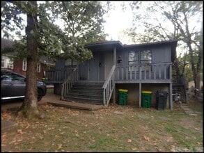 Building Photo - 610 S Maple St