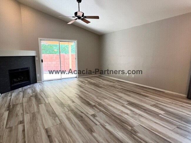Building Photo - Three Bedroom home in Rancho Escondido