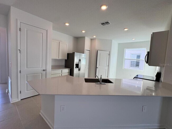 Building Photo - 5201 Green Belt Dr