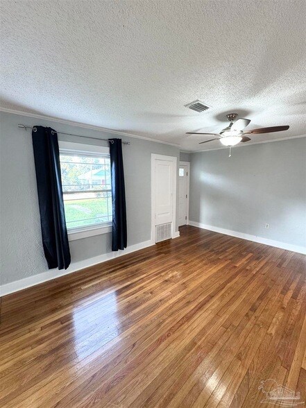 Foto del edificio - 1200 Wilson Ave