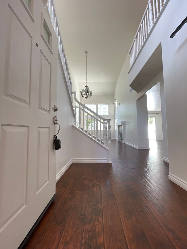 Building Photo - 27 Merano