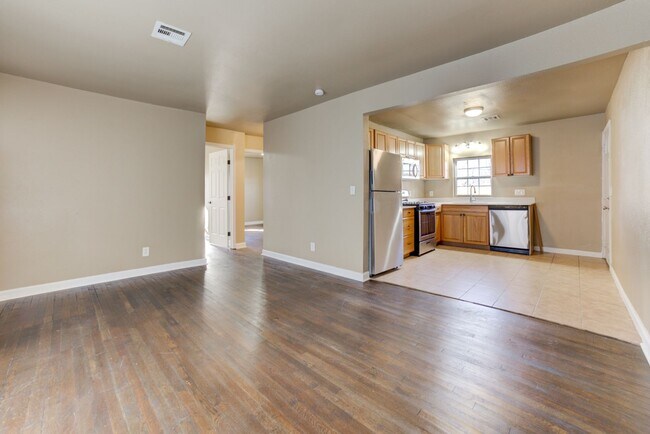 Foto del edificio - 2 Bedroom West Tulsa Remodel! Available Ap...