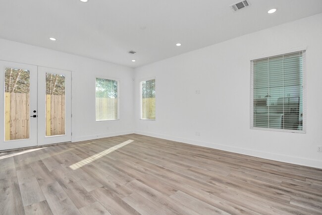 Foto del edificio - 778 W Tidwell Rd