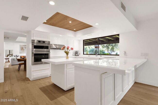 Building Photo - 6954 E Caballo Dr