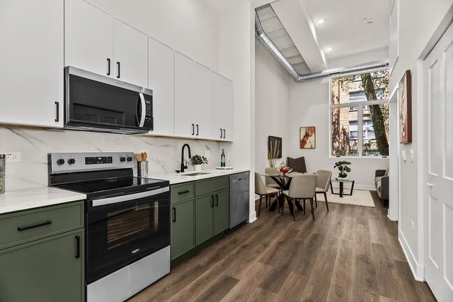 Foto del edificio - 1453 Maple Ave