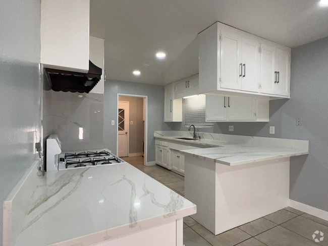 Kitchen - 15503 Bloomfield Ave
