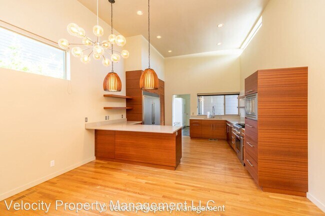 Foto del edificio - 3 br, 2 bath House - 2337 NW Frazer Ln.