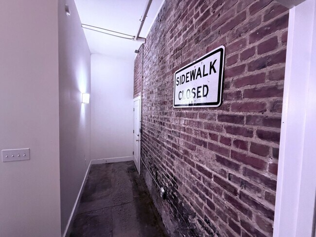 Foto del edificio - 7 W 13th St