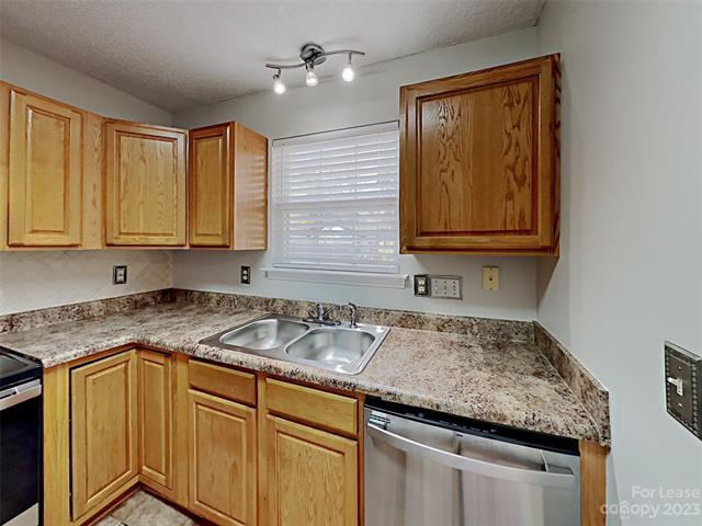 Foto del edificio - 5811 Andrew Ward Ave