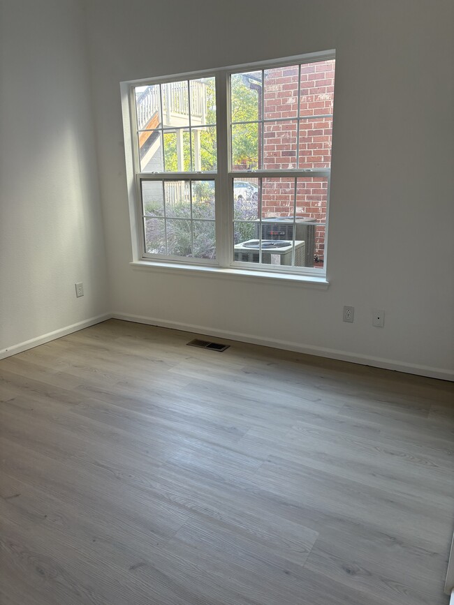 Building Photo - 14359 E Grand Dr