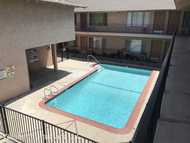 Foto del edificio - 7650 Reseda Blvd